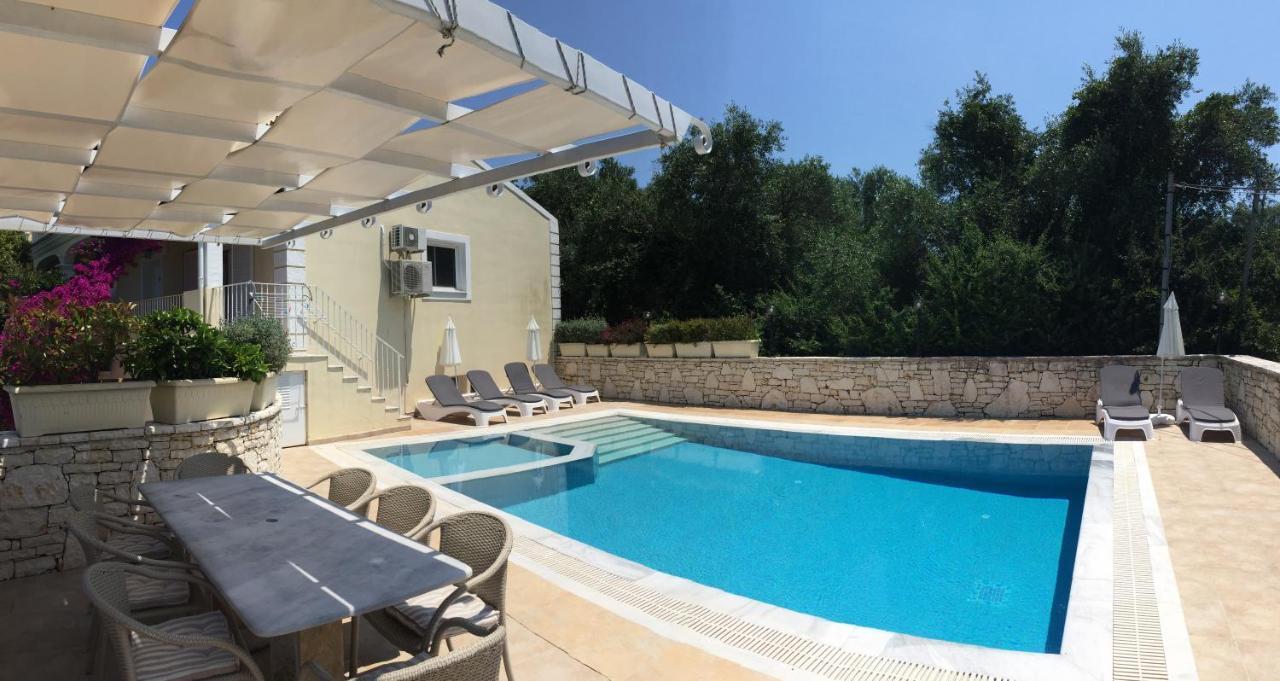 Villa Petrino - Central Flat Location Within Kassiopi. Sleeps 8 ภายนอก รูปภาพ