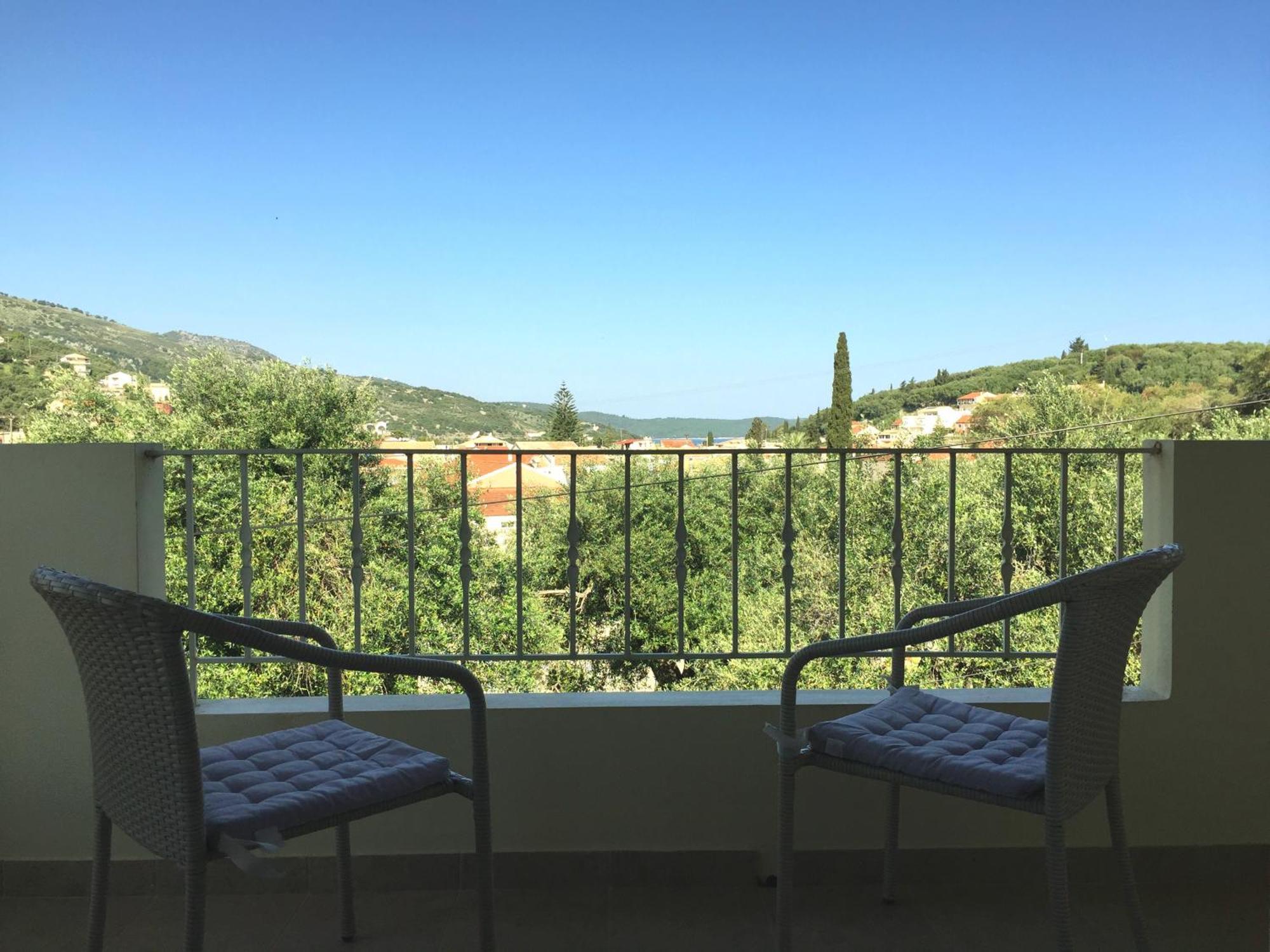 Villa Petrino - Central Flat Location Within Kassiopi. Sleeps 8 ภายนอก รูปภาพ